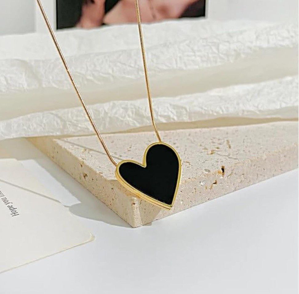Elegant black heart shape Pendant with necklace chain CHARMORA BY ROHI